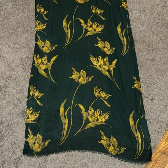 NWOT Ann Taylor Scarf/Wrap-Floral/Green&Yellow-77x29-Frayed Edge-Semi Sheer - Picture 12 of 16
